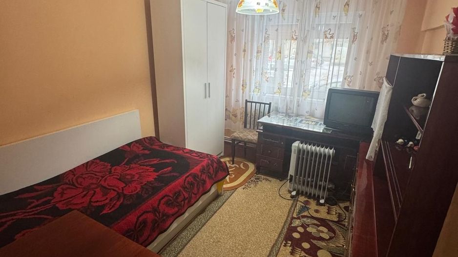 Apartament 4 camere de vânzare – zonă Școala 8 - Poză 14