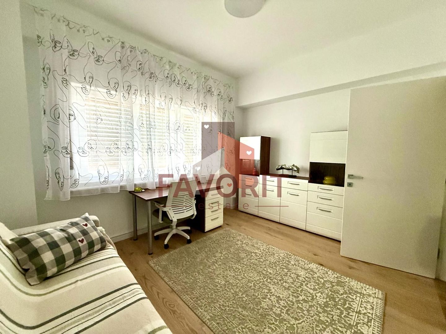 Disponibil imediat. Piata Marasti. Cu centrala termica proprie - Poză 5