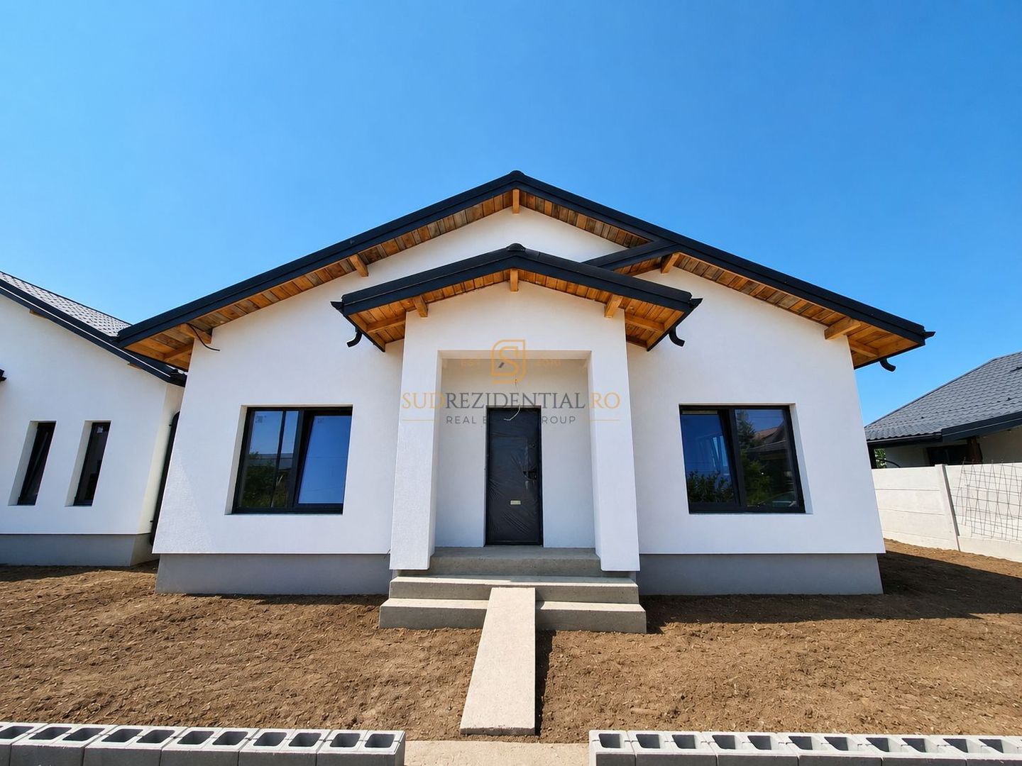 Casa individuala cu 4 camere de vanzare, curte 350 mp, Comuna Berceni - Poză 1