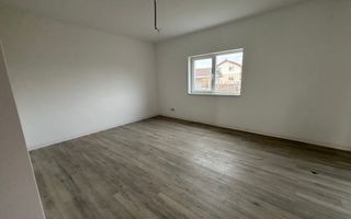 Casa individuala cu 5 camere in Mosnita Noua zona castel - Poză 3