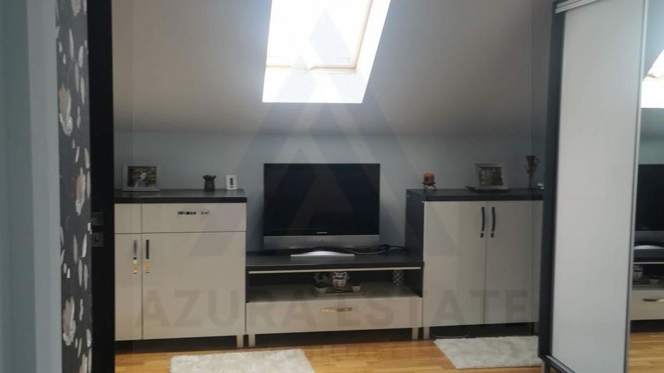 Casa renovata 3 camere teren liber 1250 mp grădină 1400 mp in Colun - Poză 17