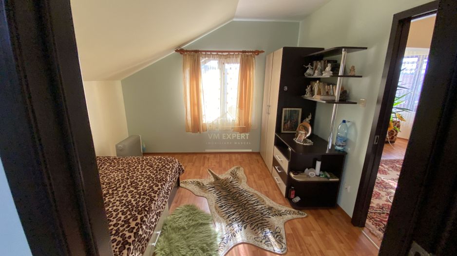 VILA P+1, 4 CAMERE, 108 MP + CASA BATRANEASCA, TEREN 1035 MP - Poză 8