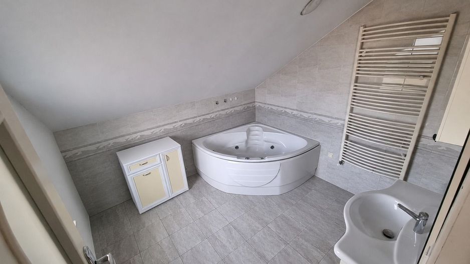 Casă spațioasă în Cristian, Brașov | 223 mp utili | teren 1.000 mp - Poză 13