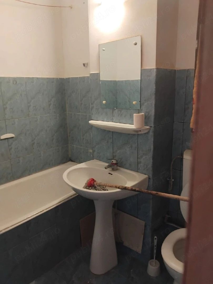 BRASADAS vinde garsoniera 37 mp. la etajul 3 pe Ostrovului. - Poză 1