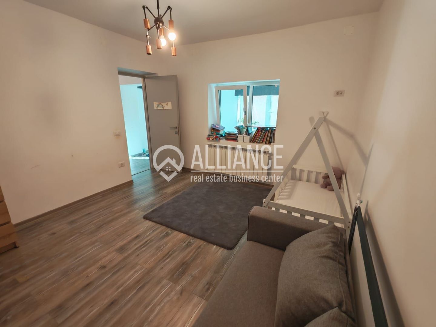 OVIDIU (Cod 01) Casa eleganta complet mobilata „la cheie” - Poză 11