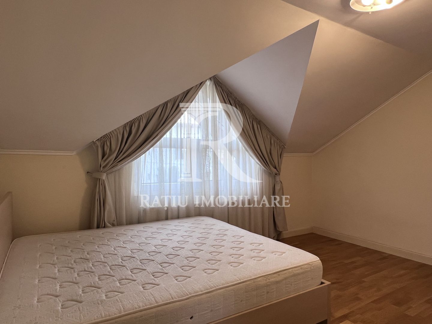 Casa cu 4 camere de inchiriat | Cartierul Grigorescu | Oradea - Poză 22