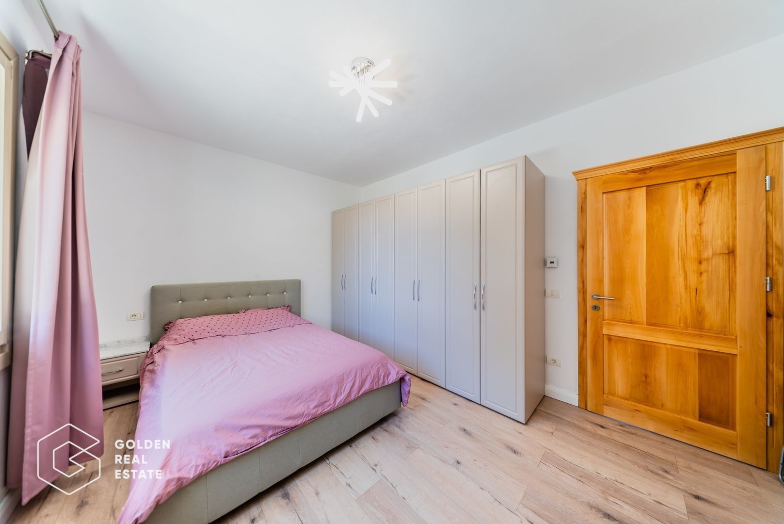 Vila moderna in cartier exclusivist Romanilor, strada 9 Mai Comision 0% - Poză 12