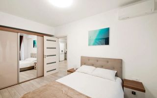 De inchiriat apart. 2 Camere - Riviera - Vedere Dunăre și Parcare Privată - Poză 5