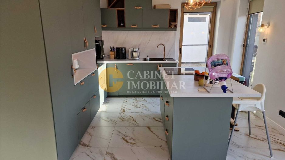 Casa spatioasa si moderna cu garaj, clasa energetica A, panouri solare - Poză 3