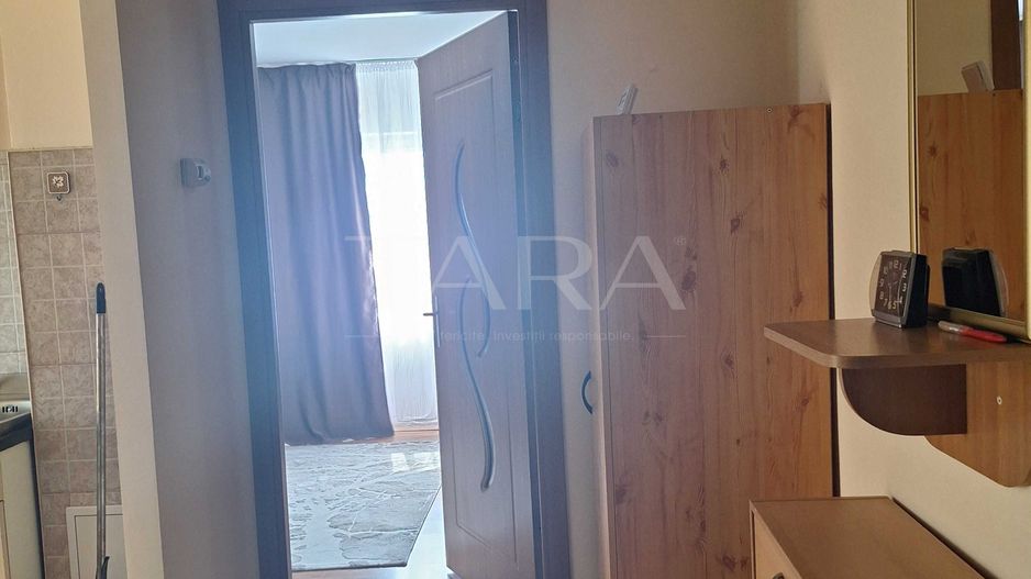 Zorilor, apartament luminos, 2 camere și balcon închis, parcare. - Poză 3