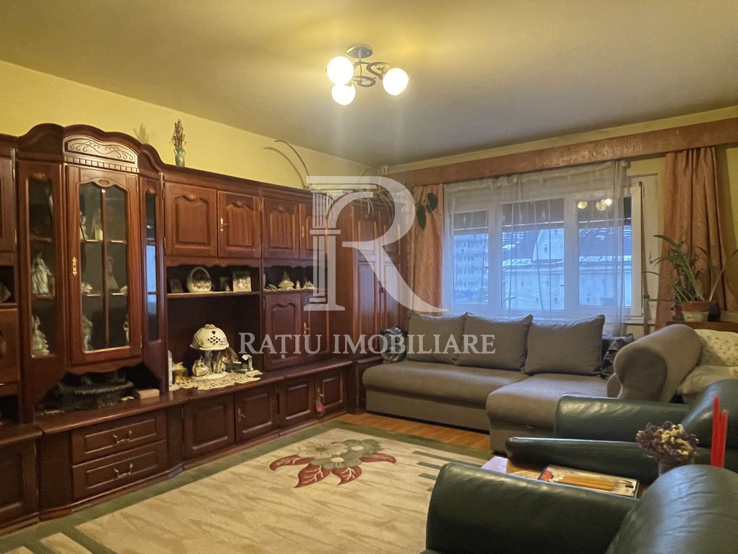 Apartament cu 3 camere  | Etaj intermediar | Calea Aradului | Oradea - Poză 1