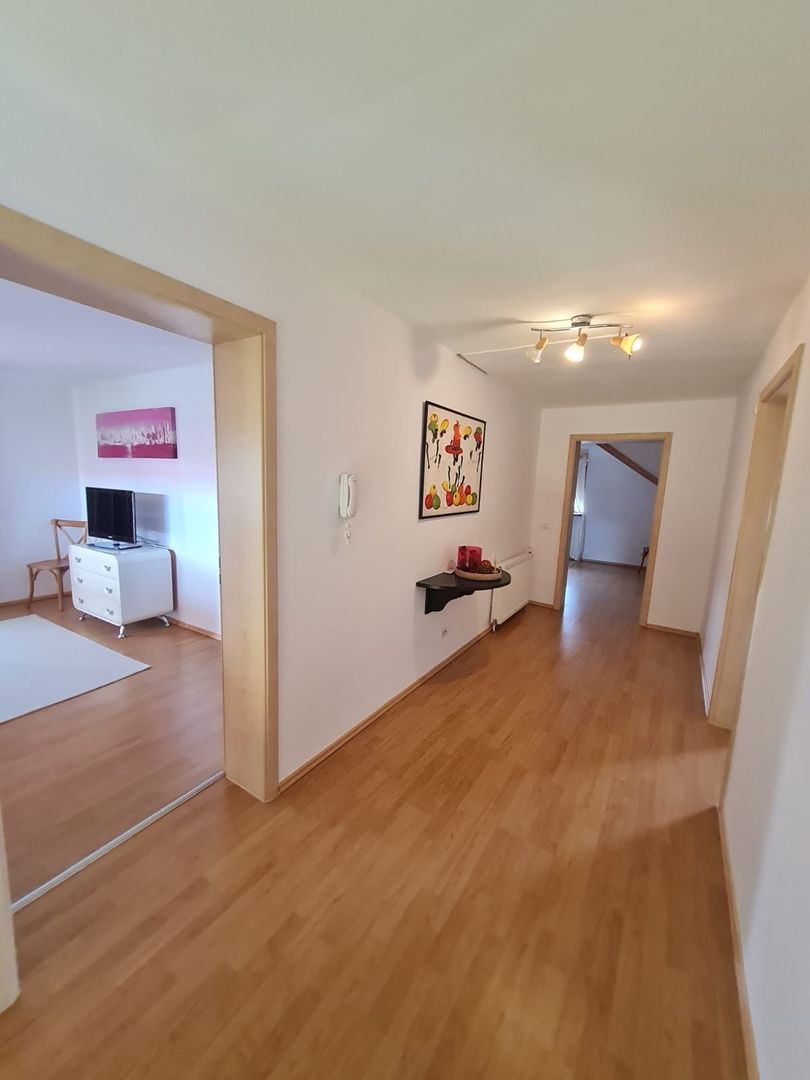 Vila spațioasă și recent renovată în Ghiroda! - Poză 21