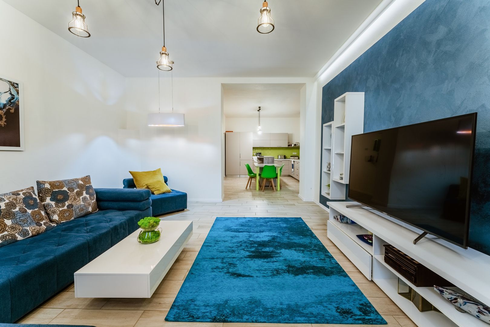 Apartament ultracentral modern la cheie - Poză 1