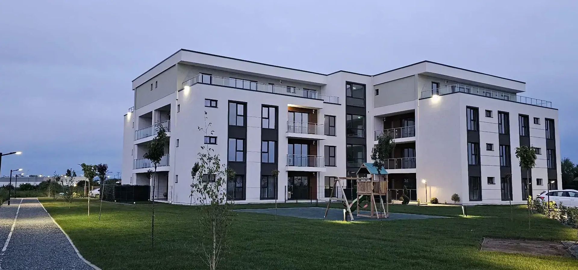 Apartament 3 camere de vanzare zona Micalaca - Poză 3