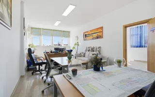 FALEZA NORD cladire multifunctionala 4600 mp cu acces din Bdul Mamaia! - Poză 12