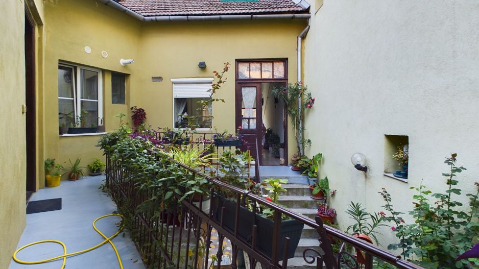 Clădire cu două apartamente zonă centrală - Poză 31