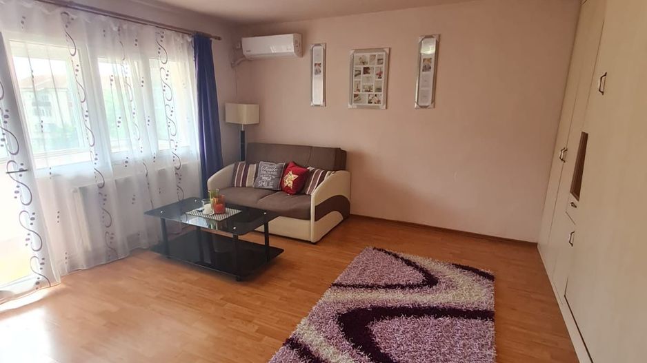 La 10 minute de Piața Unirii - Poză 3