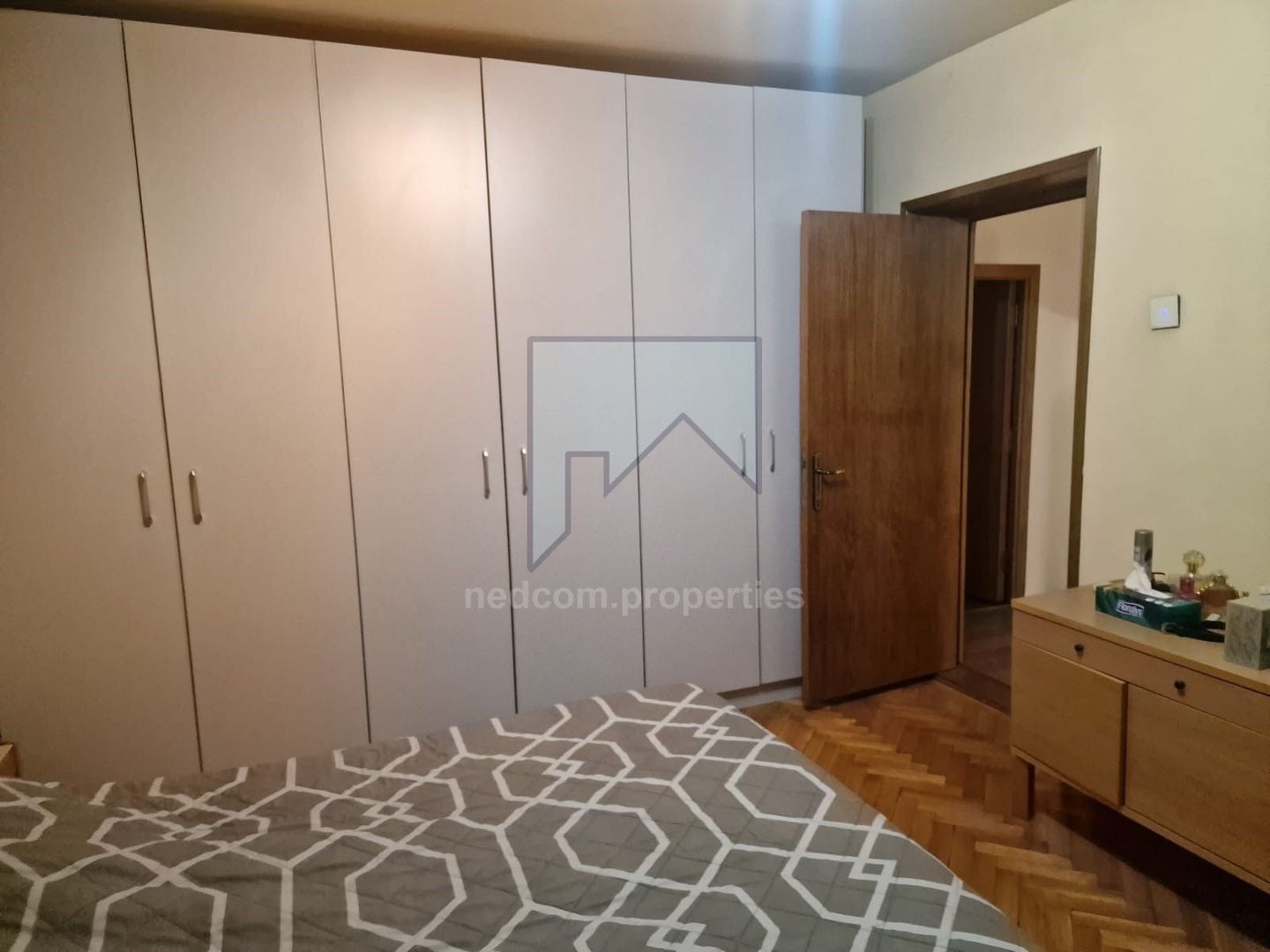 Vanzare apartament 3 camere (E1+M) in Vila (S+P+E1+M) - Teiul Doamnei - Poză 15