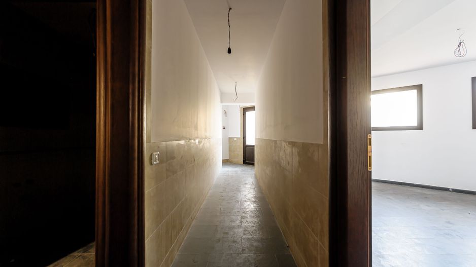 Clădire comercială în zona Grădiște. - Poză 2