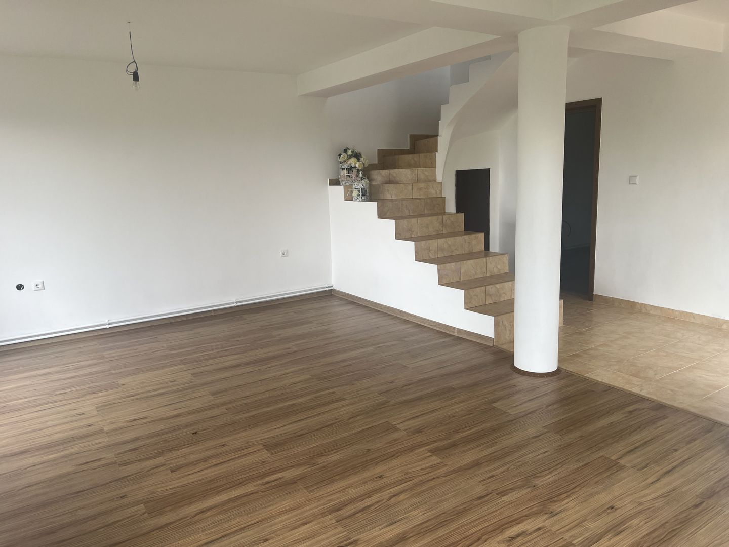 CASA DE VANZARE IN CARTIERUL PRIMAVERII -GIARMATA MARE - Poză 13