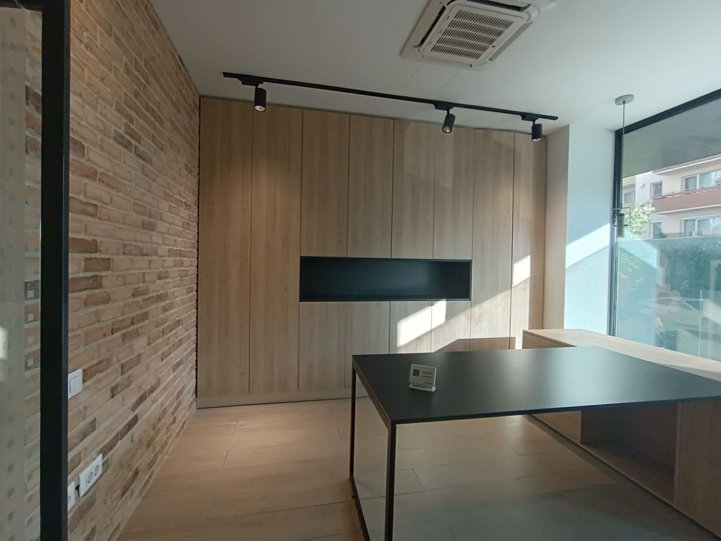 Inchiriem spatiu comercial 202 mp zona Coresi - Poză 12