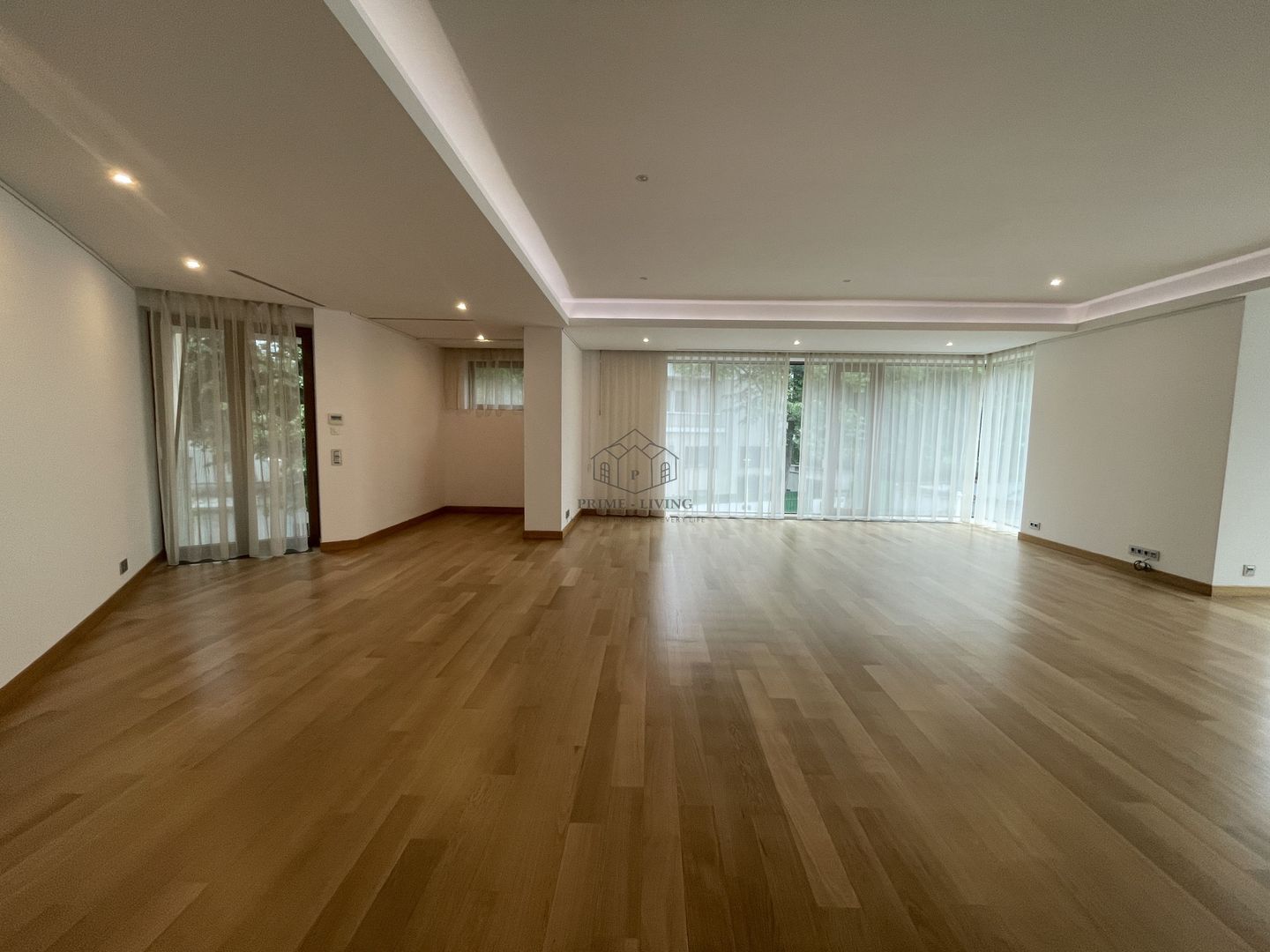 APARTAMENT LUX CU 3 CAMERE, SPATIOS, LA INCHIRIERE IN ZONA PRIMAVERII - Poză 12