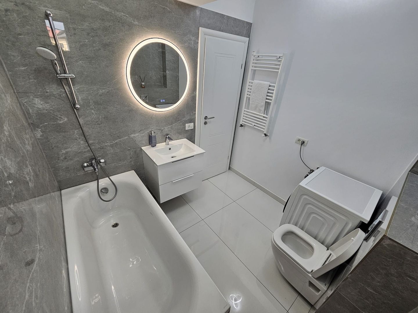 De Inchiriat  Apartament 2 camere, incalzire pardoseala, loc parcare, Rahova - Poză 4