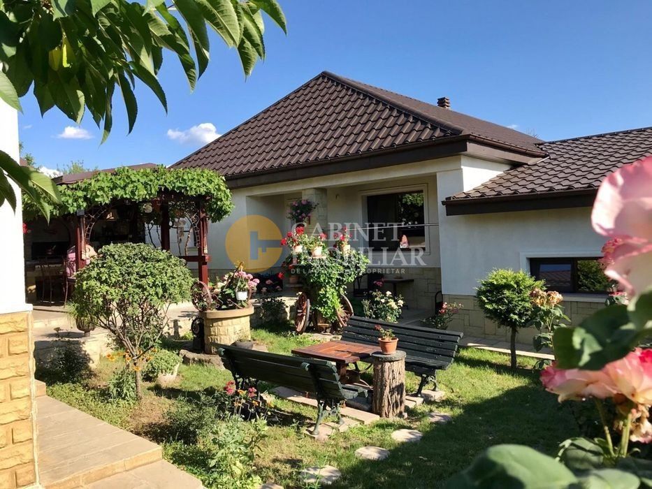 Proprietate deosebită în Aroneanu – 2 case pe teren generos de 1209 mp - Poză 2