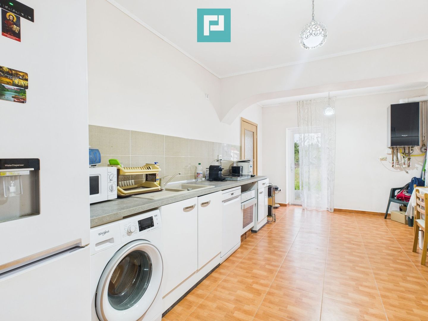 Casă cu 5 camere în Remetea Mare - Poză 3