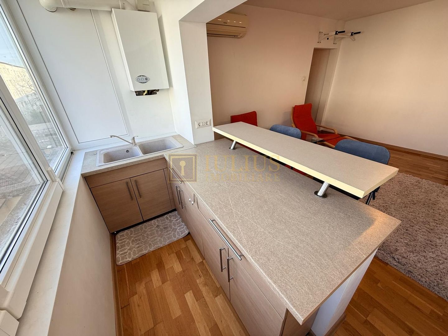3 camere, zona Dambovita, apt superb, centrala proprie, disponibil imediat - Poză 7