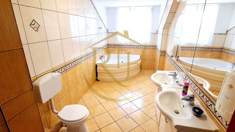 Oferim spre inchiriere, Apartament spatios, 4 camere, pentru locuit sau Firme - Poză 17