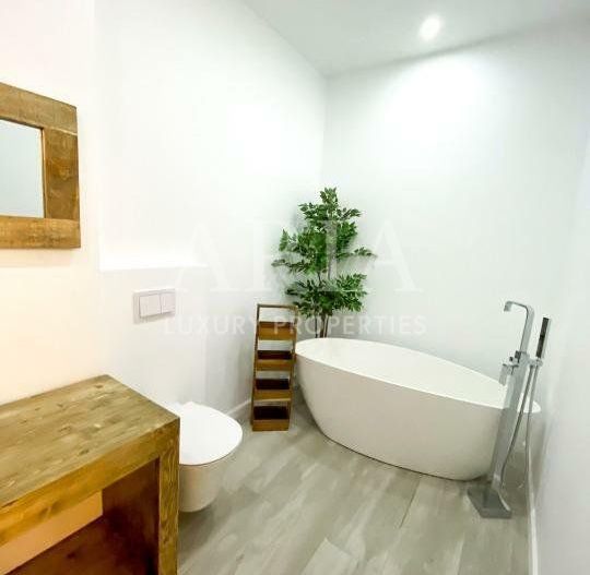 LUXURY APARTMENT WITH GARDEN - Poză 6