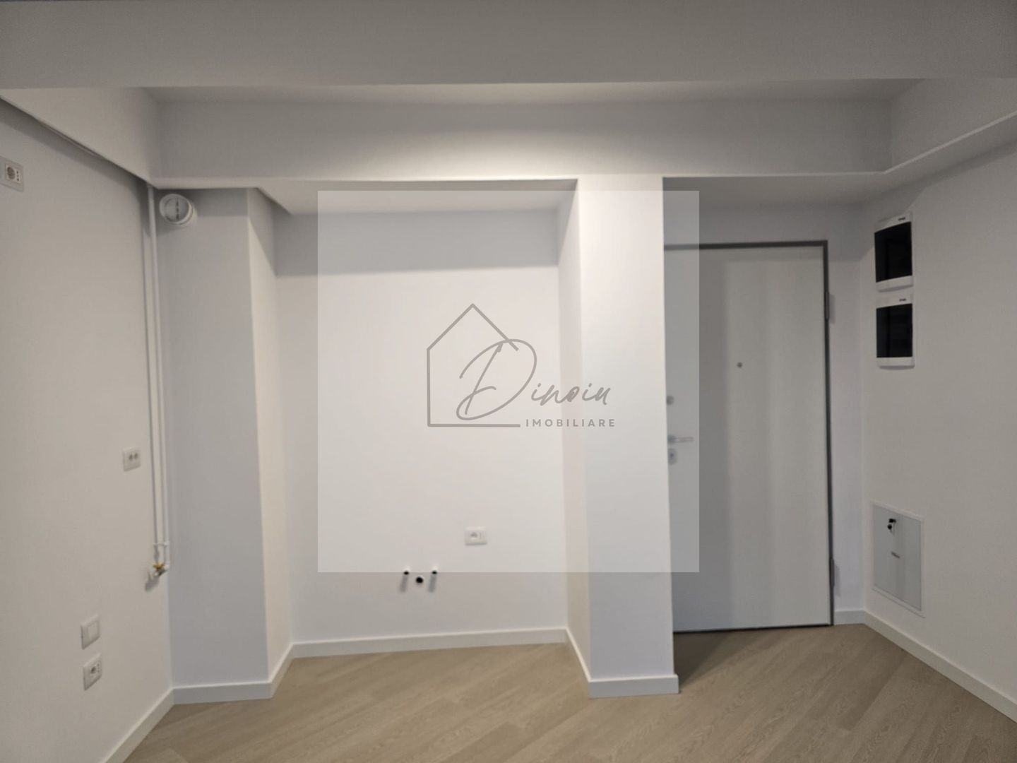 Apartament 2 camere NEMOBILAT vedere Promenada Cortina North - Poză 3