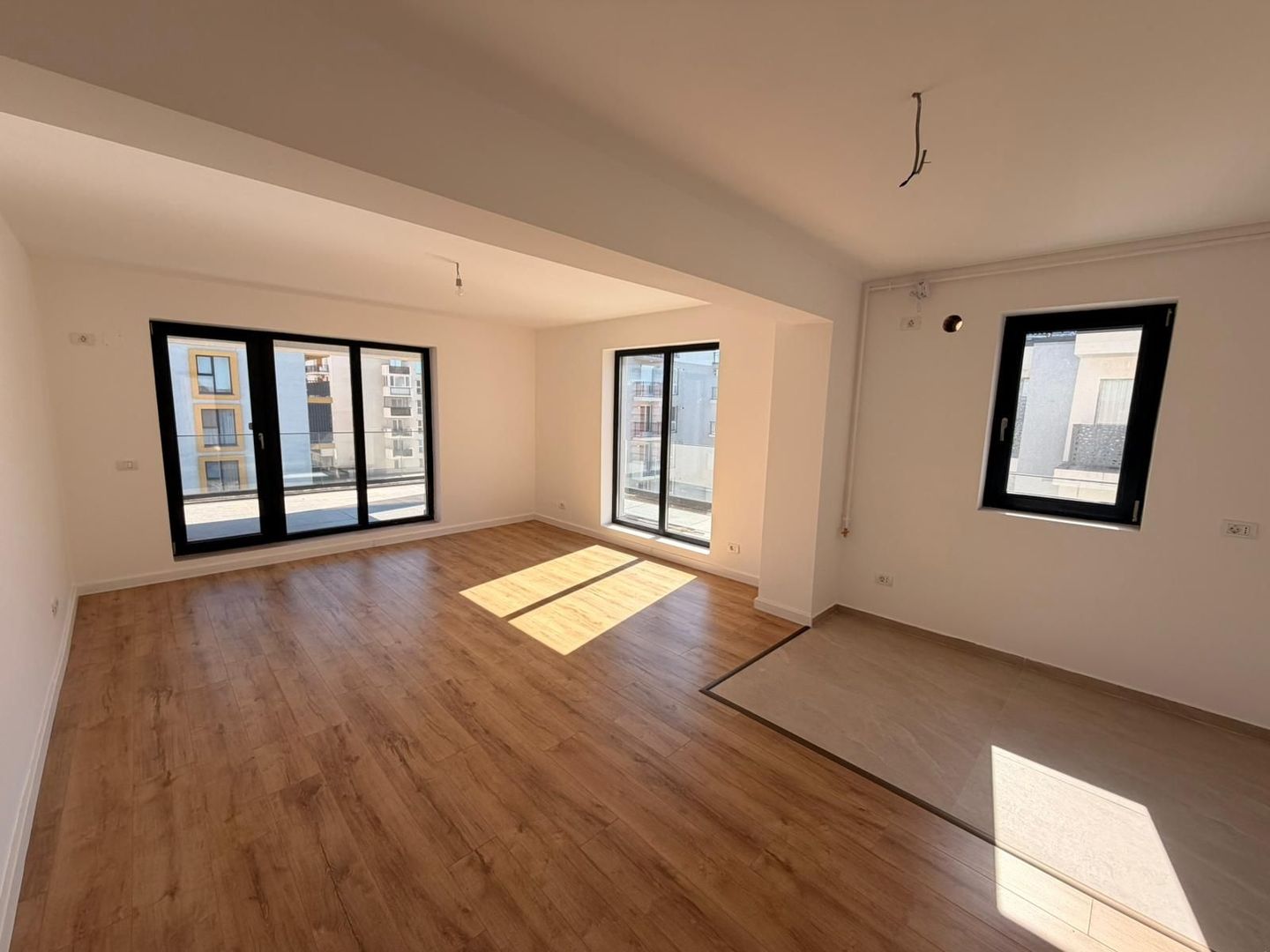 AP. 2 CAMERE, BLOC NOU - TERASA 32 MP, MUTARE IMEDIATA ,COMISION 0% - Poză 1