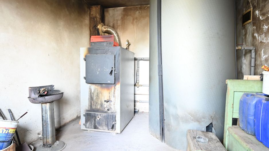 Casa P+1E, cu anexe si hala - Poză 24