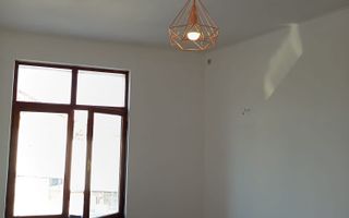 Vila  de inchiriat recent renovata - Poză 13