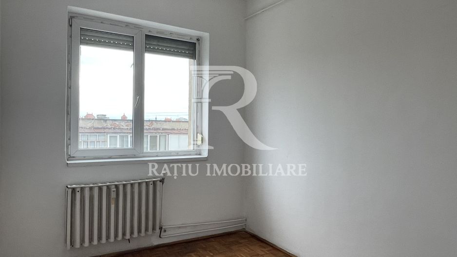 Apartament cu 3 camere | Magheru | Oradea - Poză 12
