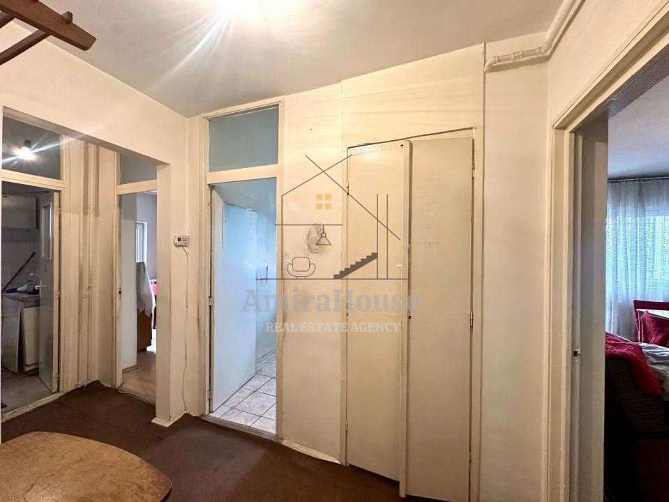 Apartament 2 camere decomandat, etaj 2, str Aurel Vlaicu - Poză 3