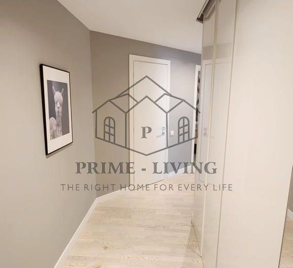 Apartament situat la etajul doi al unui bloc cu 3 etaje - Poză 9