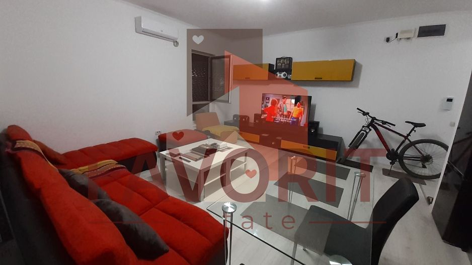 2 locuri de parcare.  Mobilat si utilat. Disponibil imediat. - Poză 1