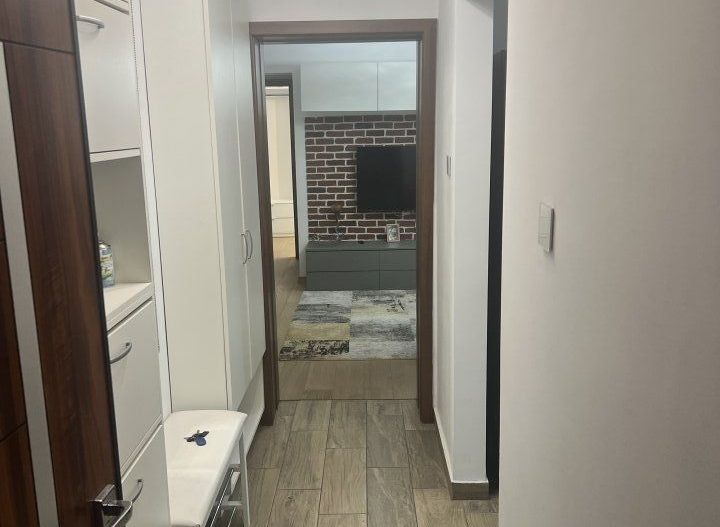 Spre închiriere apartament 3 camere renovat - Poză 7