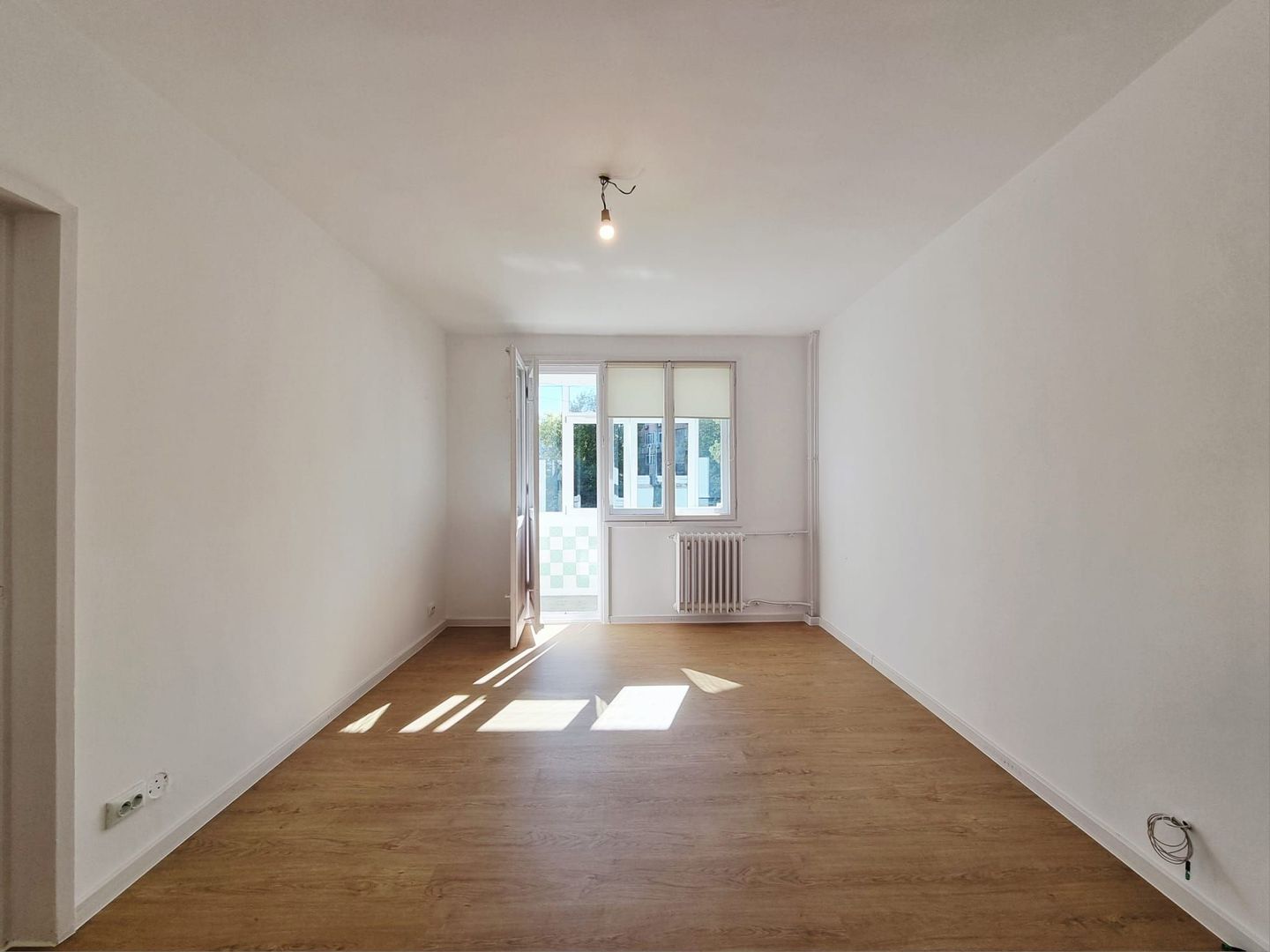 MILITARI LUJERULUI METROU 2 Camere Etaj 2din4 Bloc Reabilitat Termic - Poză 2