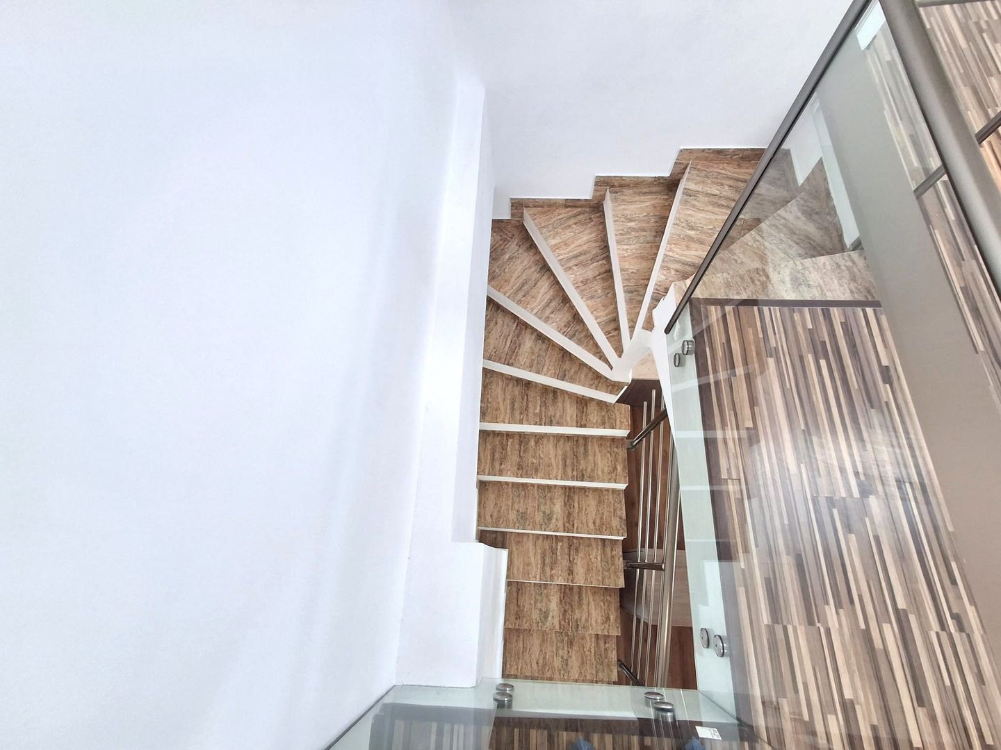 De Vanzare Apartament 4 camere  Militari  Residence - Poză 6