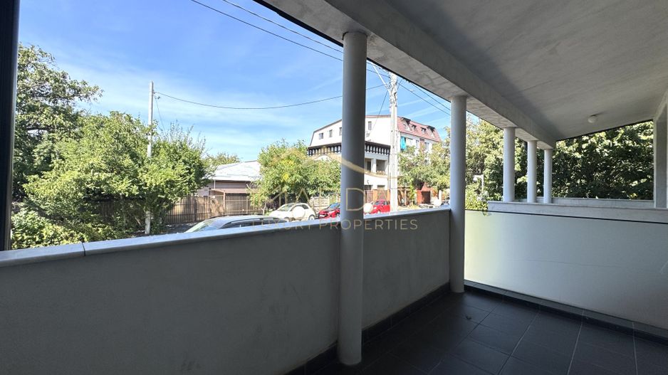 Vila cu 5 camere *344mp* + 400mp Teren // Zona Bucurestii Noi - Poză 20