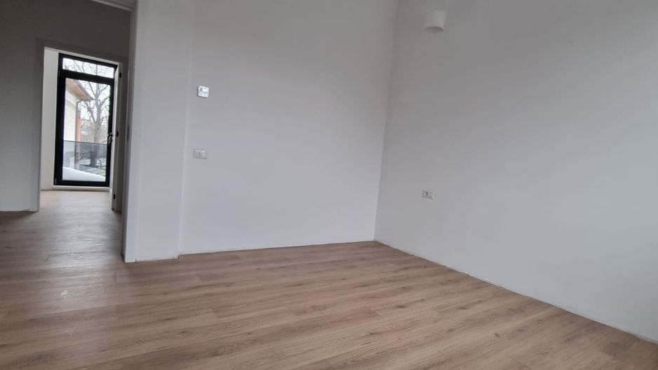 Reședință Modernă cu Finisaje Distinse - Poză 54