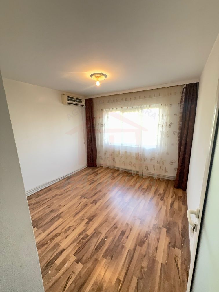 Vanzare apartament 3 camere, Micro 16, 57 mp, 60.000 EURO - Poză 3