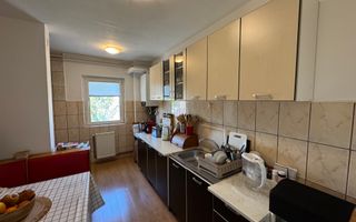 Apartament decomandat cu 3 camere in Florilor, strada Crinului - Poză 7