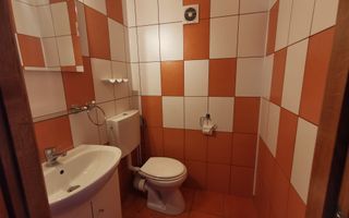 De închiriat apartament cu 4 camere, Bd. Decebal - Poză 11