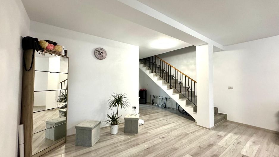 Super Pret - Duplex  4 camere - pozitie excelenta - Utvin  Comision 0% - Poză 5