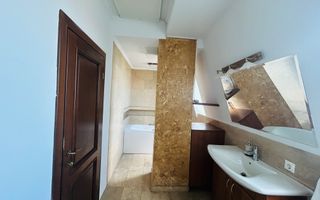 Penthouse de inchiriat, zona buna, terasa mare, mobilat si utilat - Poză 14